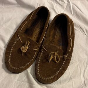 Minnetonka Men's Brown Suede Loafers